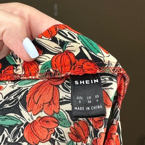 SHEIN Skirt Red Flowers S 4 - Picture 3 of 3